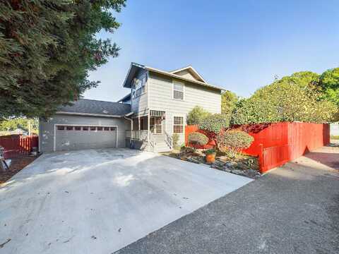 2215 S Street, Eureka, CA 95501