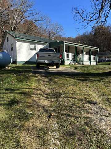 228 Calispell Ridge Rd., Leon, WV 25123