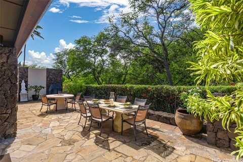 3071 La Pietra Circle, Honolulu, HI 96815