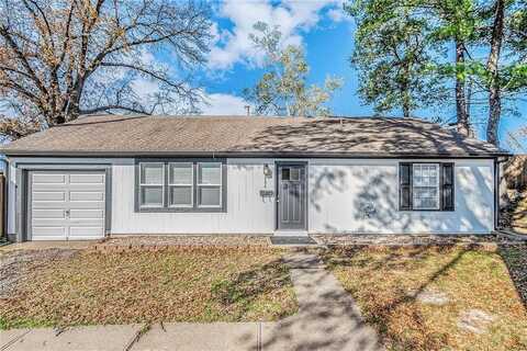 404 NE 67th Place, Gladstone, MO 64118