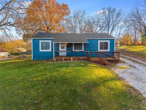 205 E Black Diamond Street, Richmond, MO 64085