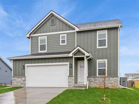 221 Knoll Ridge Dr., Hills, IA 52235