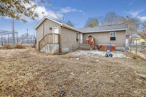 110 7th Street, Filer, ID 83301