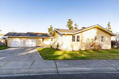 1180 Elwha St, Oak Harbor, WA 98277