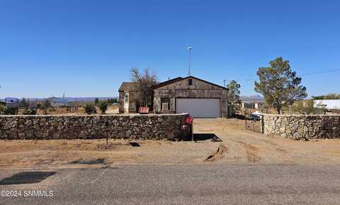 7289 Macarthur Road, Las Cruces, NM 88012