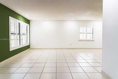 13707 SW 100th Ter, Miami, FL 33186
