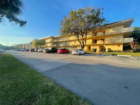 301 Cambridge Rd, Hollywood, FL 33024