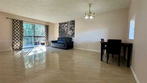 7060 Nova Dr, Davie, FL 33317