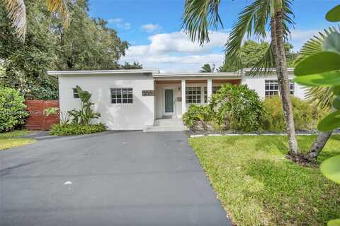 555 NE 127th St, North Miami, FL 33161