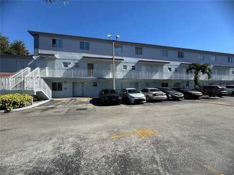 8027 NW 8th St, Miami, FL 33126