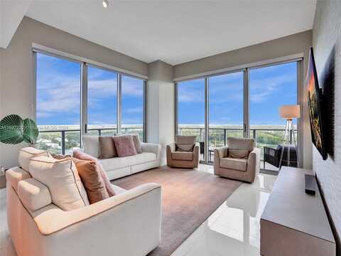 16385 Biscayne Blvd, North Miami Beach, FL 33160