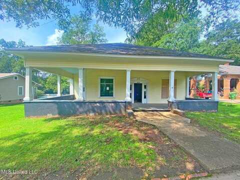 402 S Columbus Avenue, Louisville, MS 39339