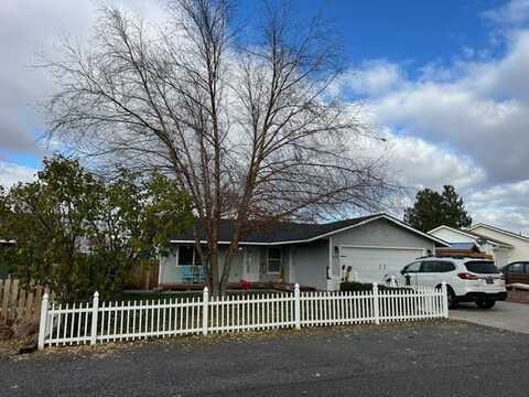 629 Center Ridge Drive, Culver, OR 97734