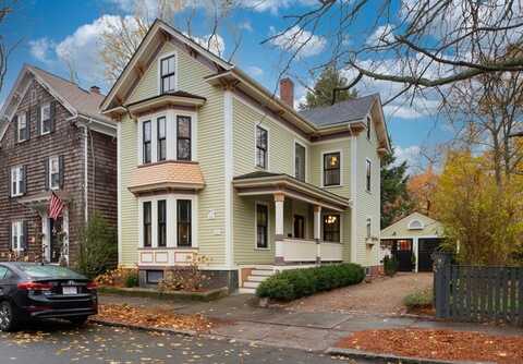 10 Hathorne Street, Salem, MA 01970