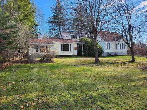 22 Freeport Ave, Methuen, MA 01844