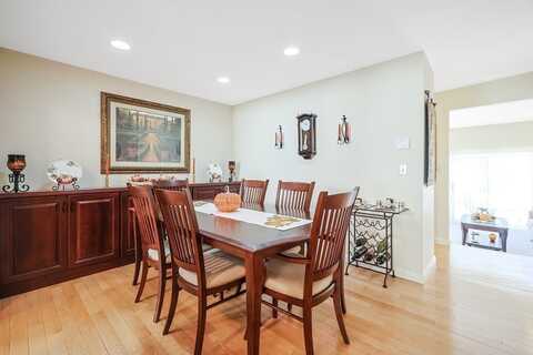 102 Gaslight Lane, Easton, MA 02356