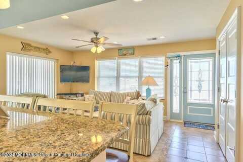 10 4th Avenue, Ortley Beach, NJ 08751