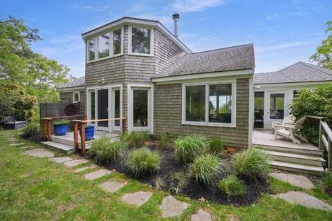 30 Sengekontacket Road, Oak Bluffs, MA 02557