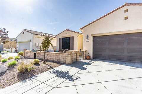 10682 Green Valley Road, Apple Valley, CA 92308