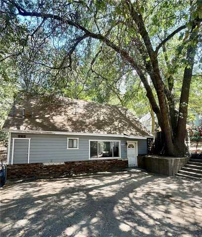 423 Log Lane, Crestline, CA 92325