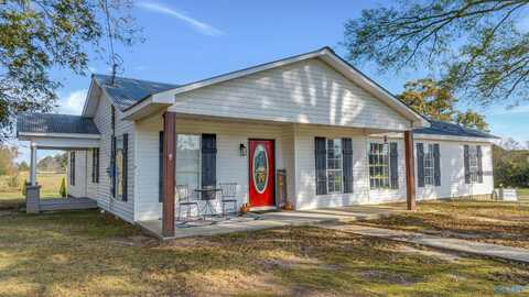 77 Carter St, Rainsville, AL 35986