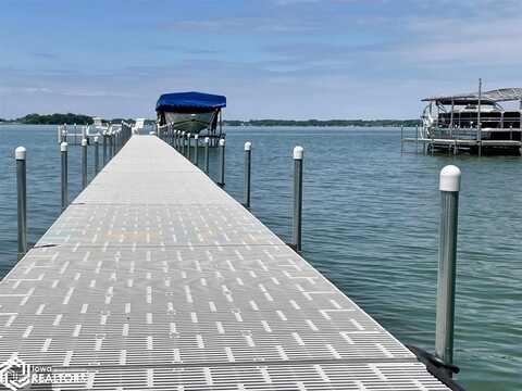 2707 S Lakeview Drive, Clear Lake, IA 50428