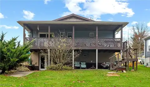 2282 Heston Drive, Lake Milton, OH 44429