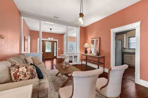 1117 W Bond Street, Denison, TX 75020