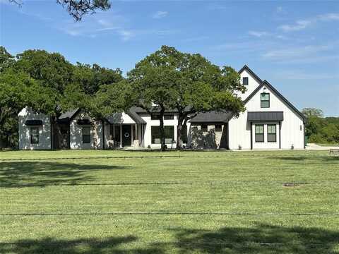 579 County Road 1670, Alvord, TX 76225