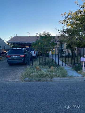 1107 S Oak St, Pecos, TX 79772