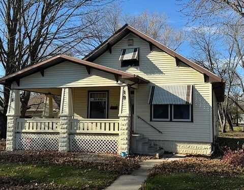 19 Randolph, Carthage, IL 62321