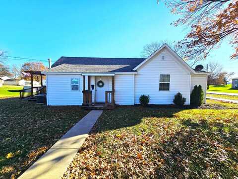 403 E McGaughy Street, Hamilton, MO 64644