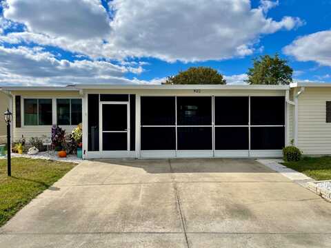 820 Sutton St, Lady Lake, FL 32159