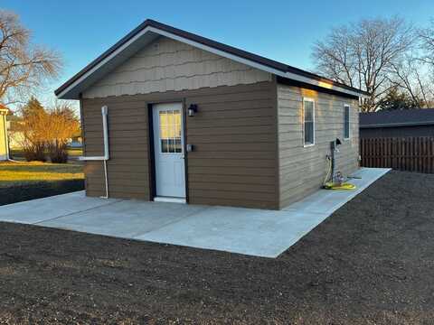 409 1/2 Main, Colome, SD 57528