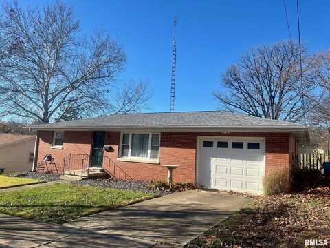 213 S 11TH Street, Petersburg, IL 62675