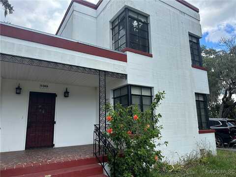 30 NE Kings Bay Drive, Crystal River, FL 34429