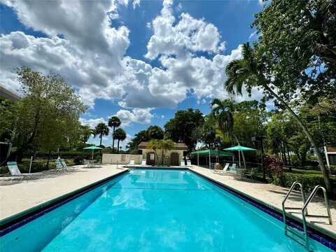 7653 NW 79 Avenue, Tamarac, FL 33321