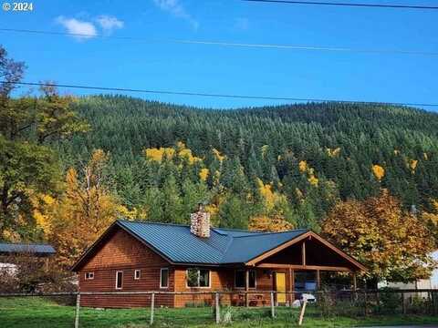 58885 E MARMOT RD, Sandy, OR 97055