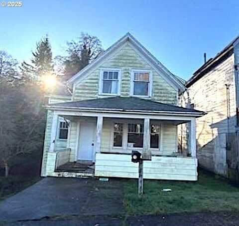 1741 FRANKLIN AVE, Astoria, OR 97103