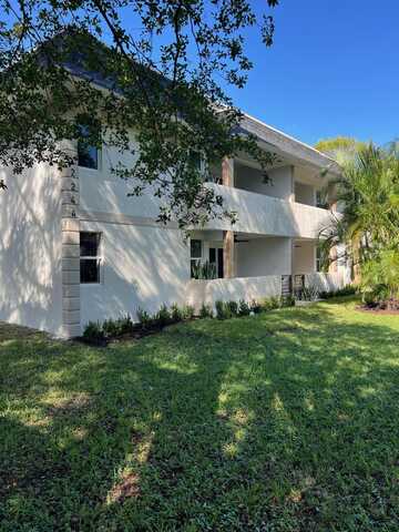 2244 Spanish Trail, Delray Beach, FL 33483