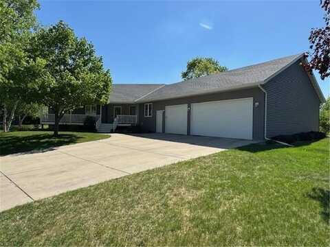 725 Tyler Street SW, Hutchinson, MN 55350