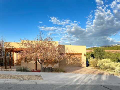 1651 Placita De Luna, Santa Fe, NM 87506