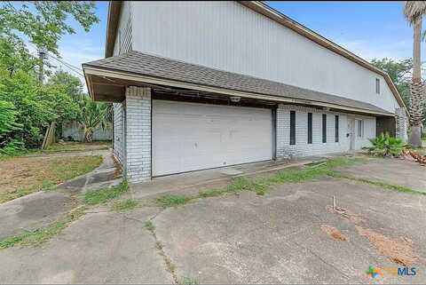 1707 E Virginia Avenue, Victoria, TX 77901