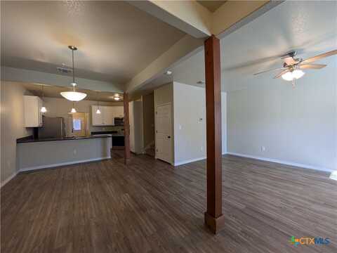 1070 E Cedar Street, Seguin, TX 78155