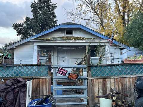 428 Berrydale Avenue, Medford, OR 97501