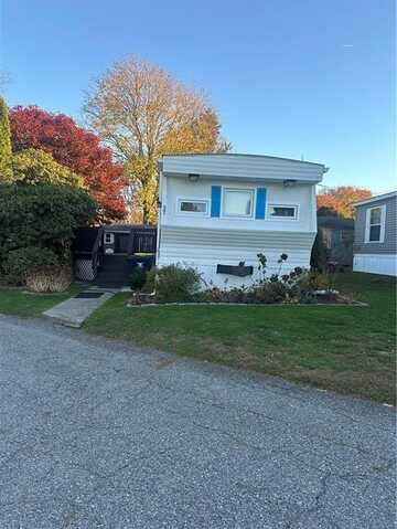 37 North Drive, Portsmouth, RI 02871