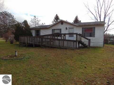 11449 Third Street, Riverdale, MI 48877