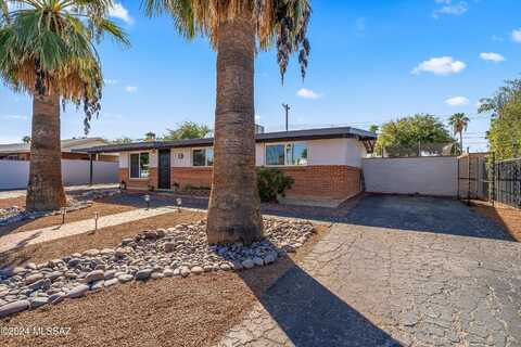 6640 E Calle Dened, Tucson, AZ 85710