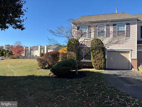 76 HONEY LOCUST LANE, NEWTOWN, PA 18940