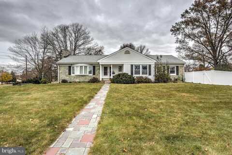 561 VALLEY VIEW DRIVE, NEW HOLLAND, PA 17557